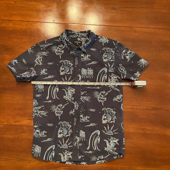 Quicksilver Boys Button Down surf skate Short Sleeve Shirt Size Medium - Picture 8 of 8